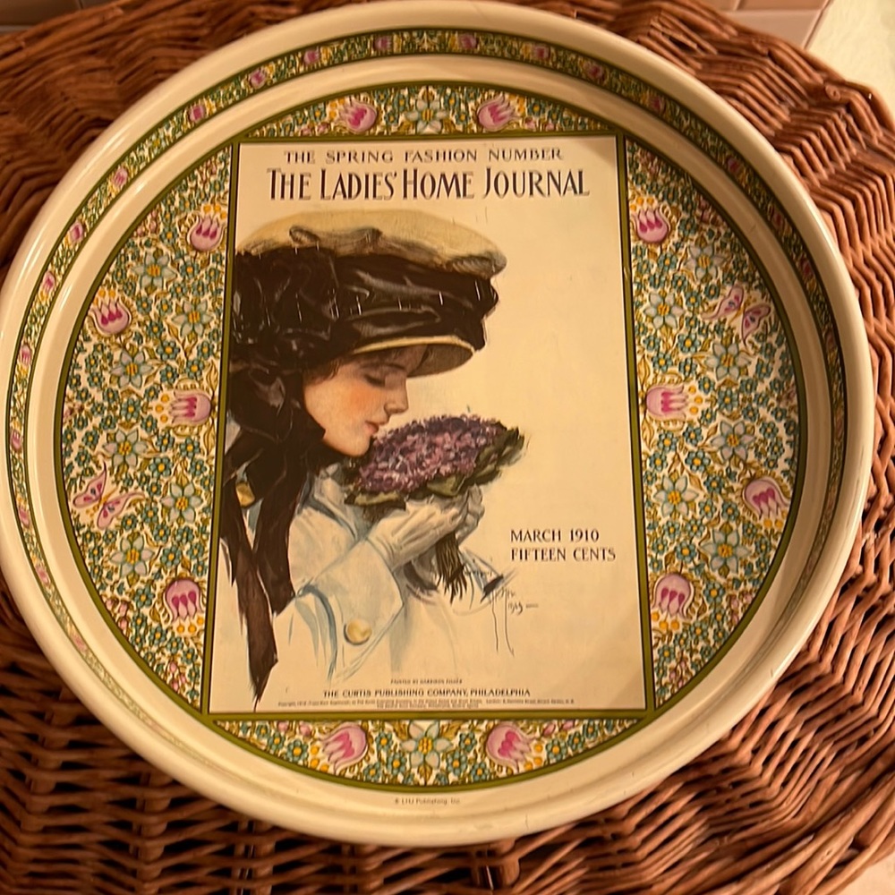 LADIES HOME JOURAL TIN TRAY 14 inches round 1 1/2 deep